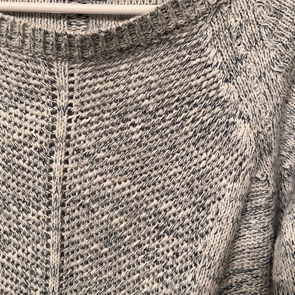 ⭐️2/$20⭐️ Love & Liberty Knit Sweater​​ - Picture 2 of 3